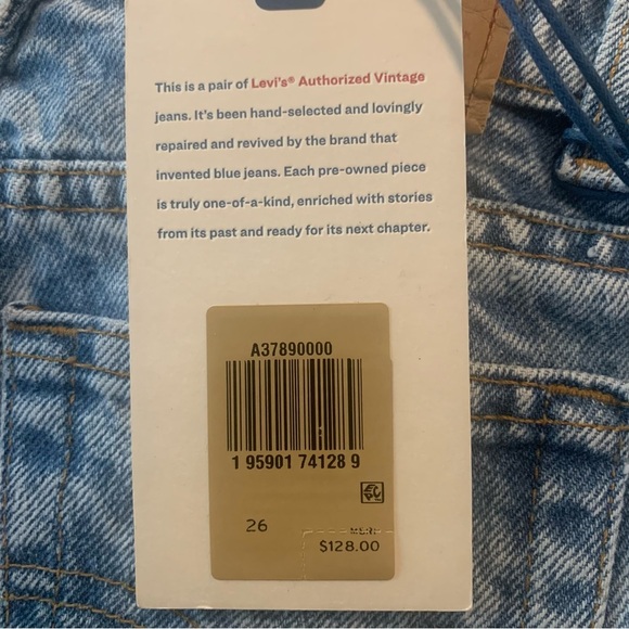 Levi’s AUTHORIZED VINTAGE NWT Denim Shorts, Size 26 - Picture 9 of 9